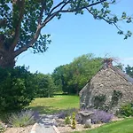 Hemma Grove - A Songbird Haven Holiday home
