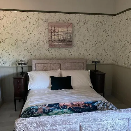 Hemma Grove - A Songbird Haven * Kilkenny