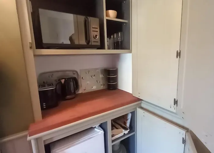 Hemma Grove - A Songbird Haven קילקני