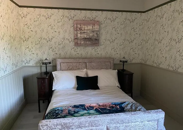 Hemma Grove - A Songbird Haven * Kilkenny