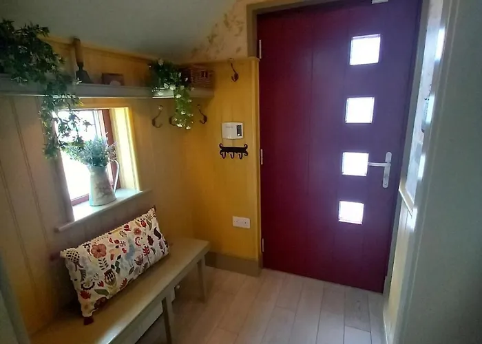 Hemma Grove - A Songbird Haven