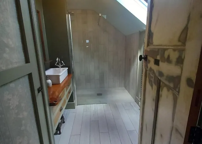 Hemma Grove - A Songbird Haven בית נופש